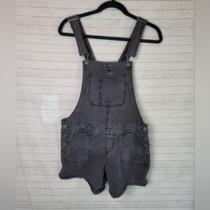 RSQ BLACK OVERALL SHORTS, SZ MEDIUM